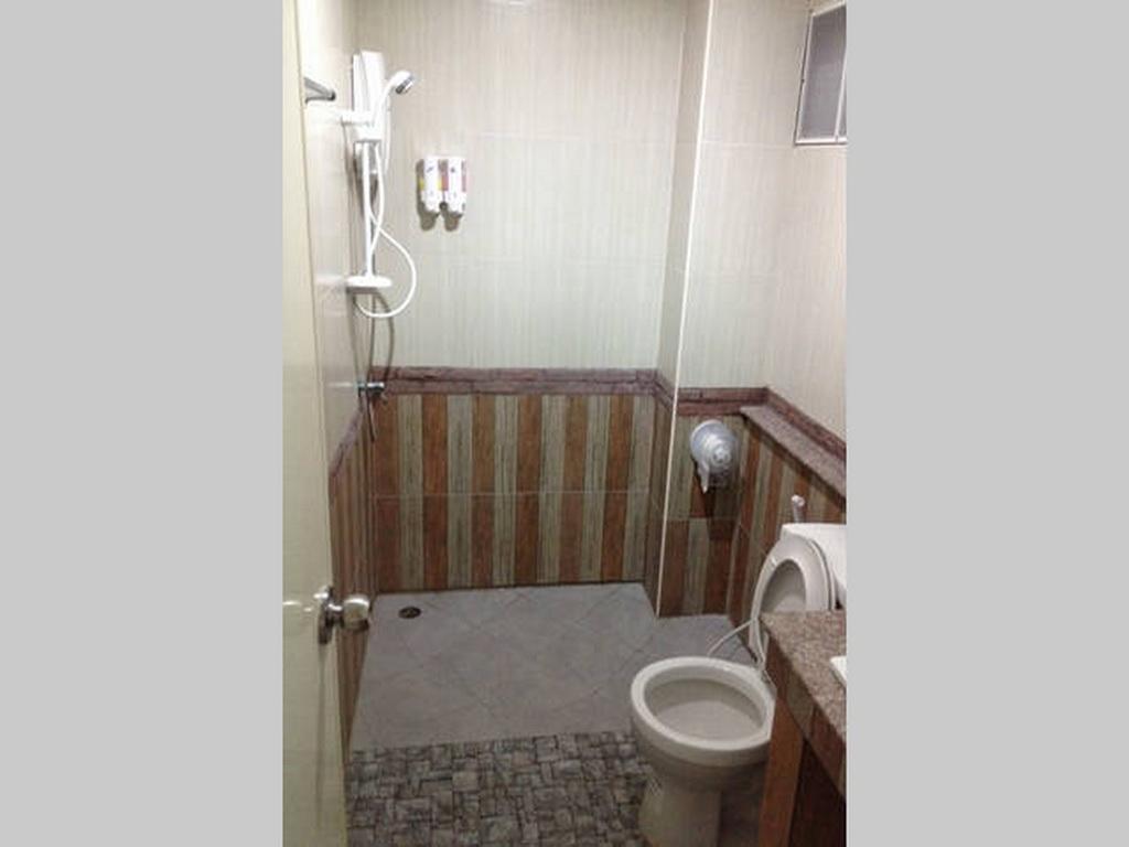 Kanda Guesthouse Si Racha Exterior photo